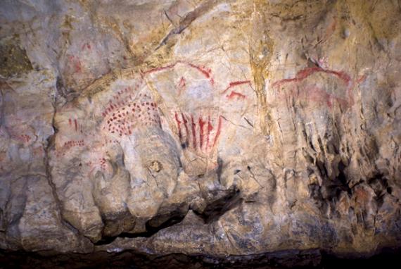 Muestra de las pinturas rupestres de la cueva de El Pindal / María González-Pumariega
