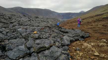 Paisaje rocoso, de fondo, montañas
