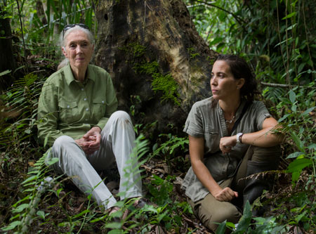 Jane Goodall junto a Rebeca Atencia en la selva de Kouilou. / Instituto Jane Goodall