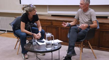 María vila y Fernando Valladares dialogando / José María Cazcarra