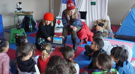 Cuentacuentos Buscando lo invisible junto a la investigadora que lo protagoniza, Asunción de los Ríos 