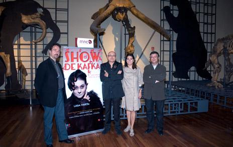 El Show de Kafka: Luisa Martín ofrece una rueda de prensa en el MNCN El Show de Kafka: Luisa Martín ofrece una rueda de prensa en el MNCN