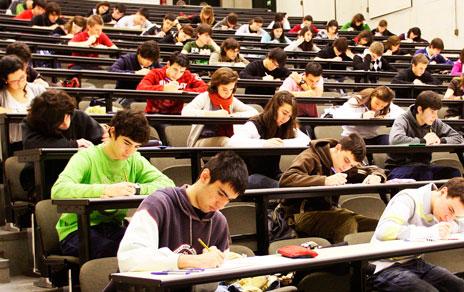 la Caixa y el MNCN inician un ciclo de actividades para fomentar las vocaciones científicas la Caixa y el MNCN inician un ciclo de actividades para fomentar las vocaciones científicas